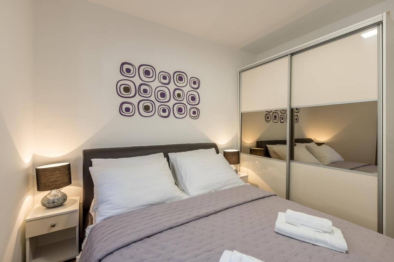 Madrugada Apartments Stari Grad  Buitenkant foto