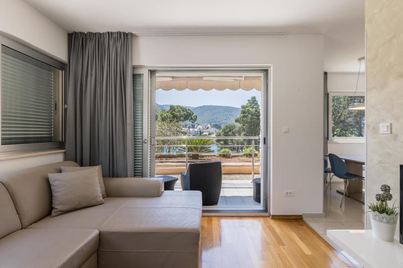Madrugada Apartments Stari Grad  Buitenkant foto