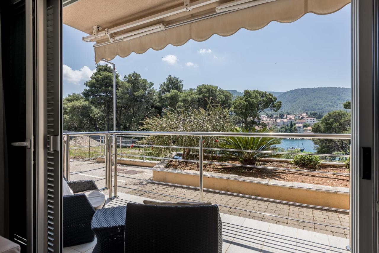 Madrugada Apartments Stari Grad  Buitenkant foto