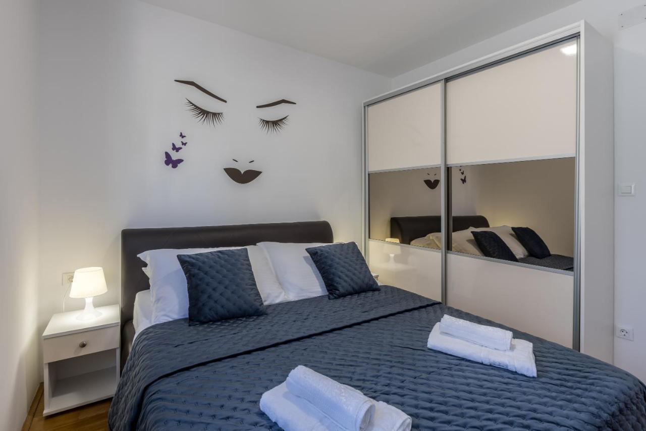 Madrugada Apartments Stari Grad  Buitenkant foto