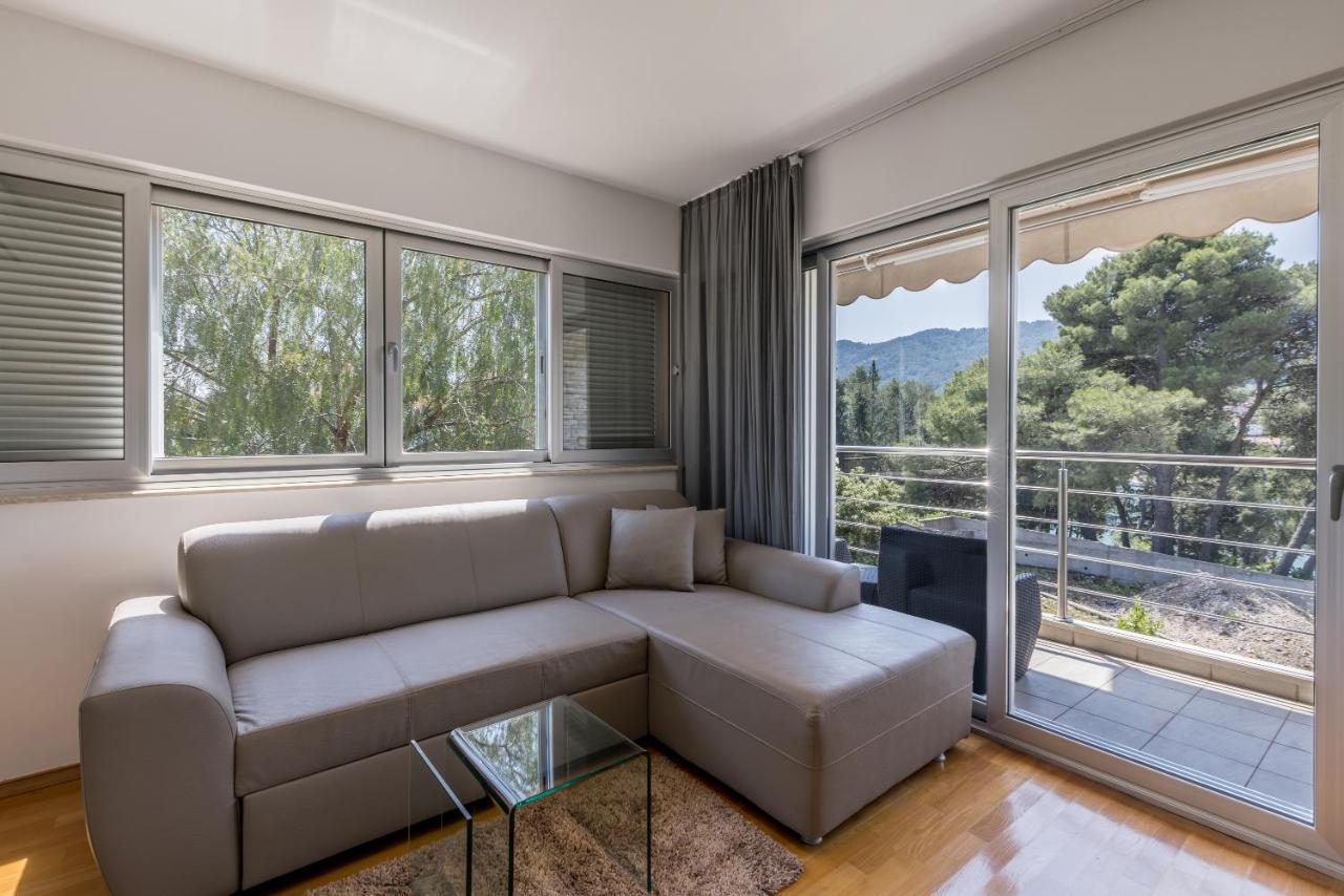 Madrugada Apartments Stari Grad  Buitenkant foto