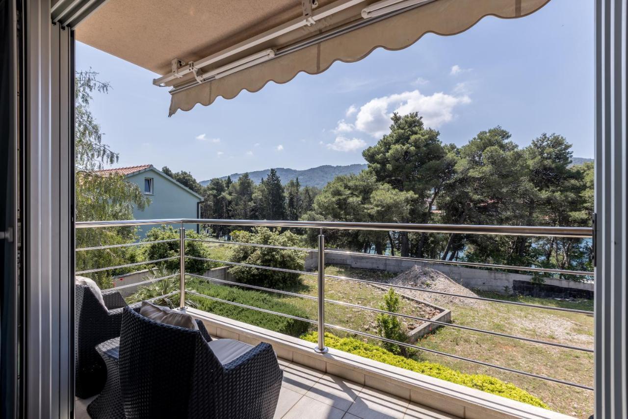 Madrugada Apartments Stari Grad  Buitenkant foto
