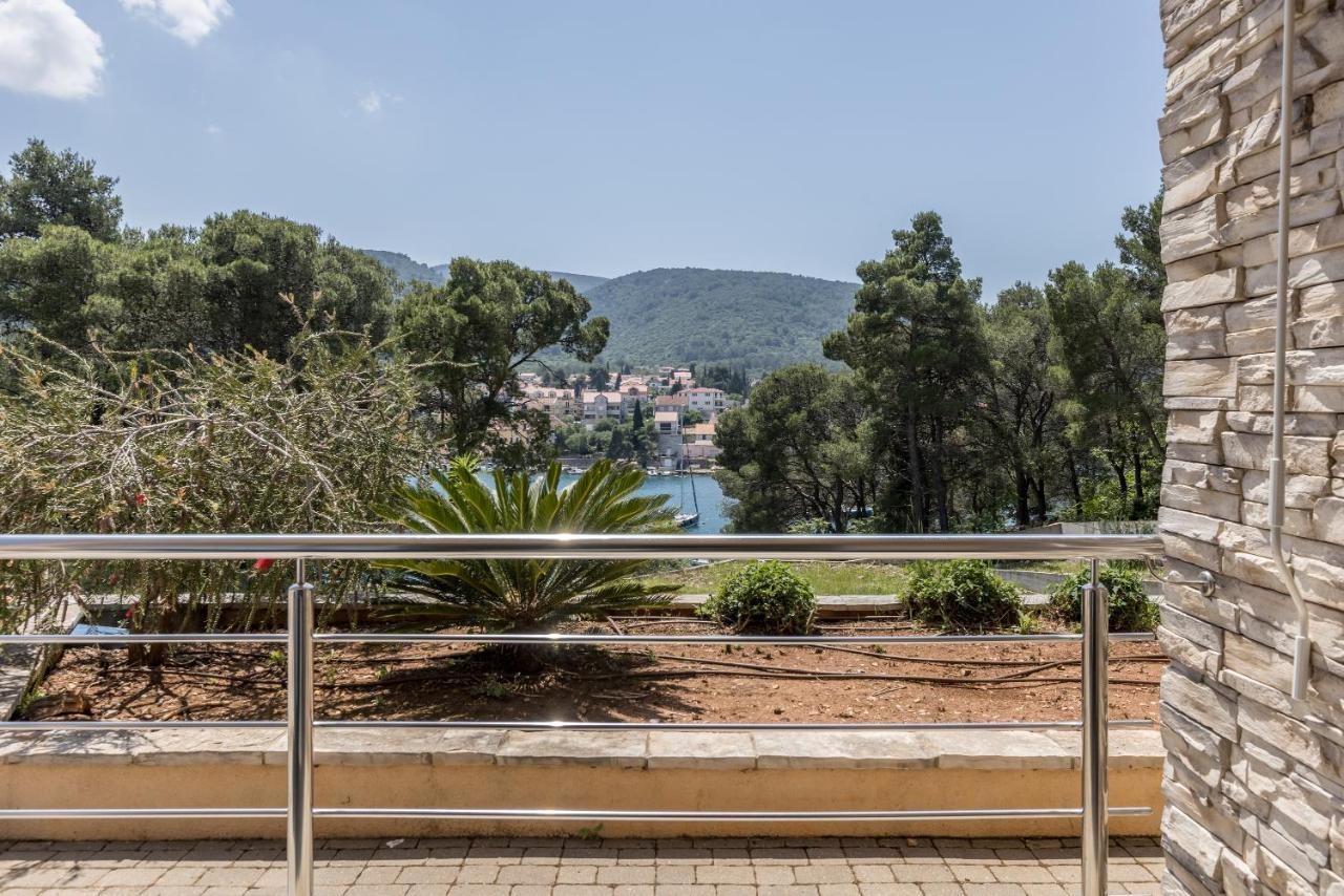 Madrugada Apartments Stari Grad  Buitenkant foto
