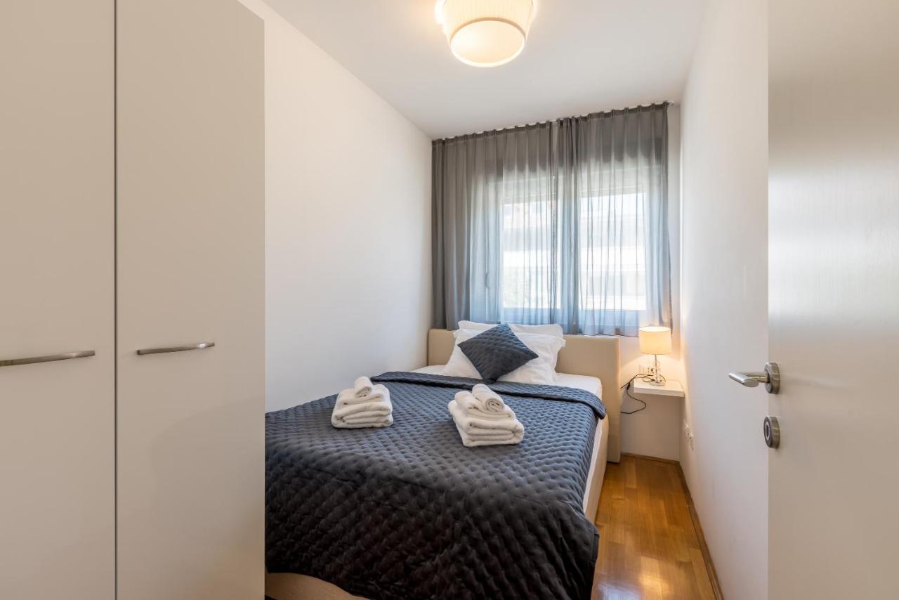 Madrugada Apartments Stari Grad  Buitenkant foto