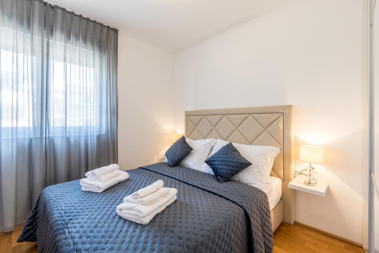 Madrugada Apartments Stari Grad  Buitenkant foto