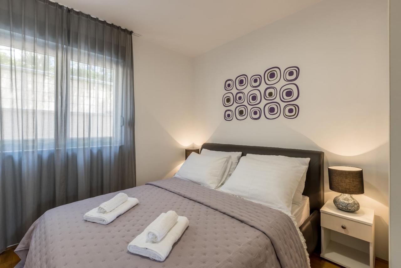 Madrugada Apartments Stari Grad  Buitenkant foto