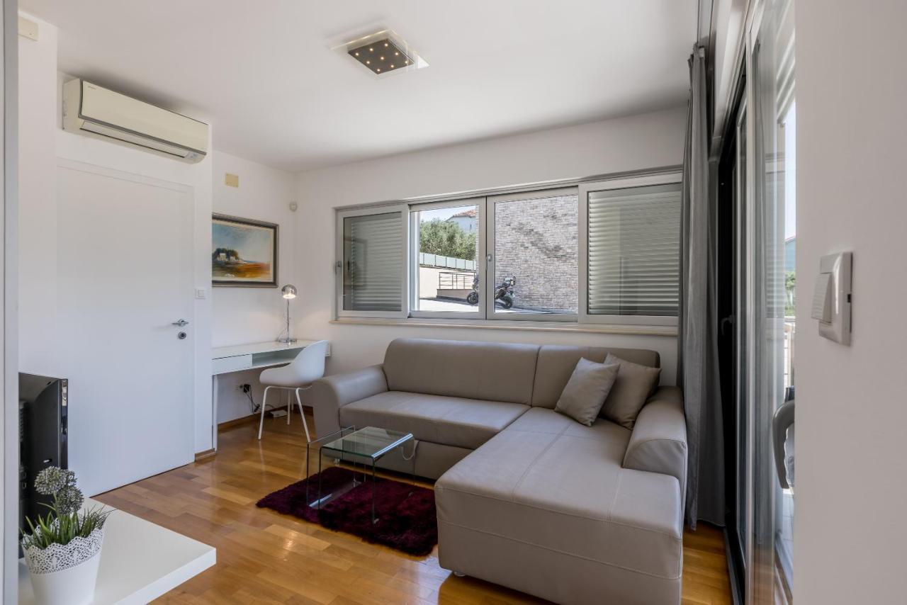Madrugada Apartments Stari Grad  Buitenkant foto