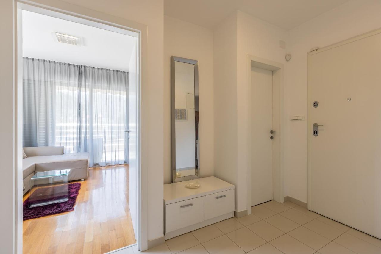 Madrugada Apartments Stari Grad  Buitenkant foto