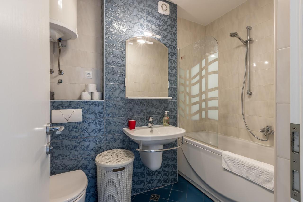 Madrugada Apartments Stari Grad  Buitenkant foto