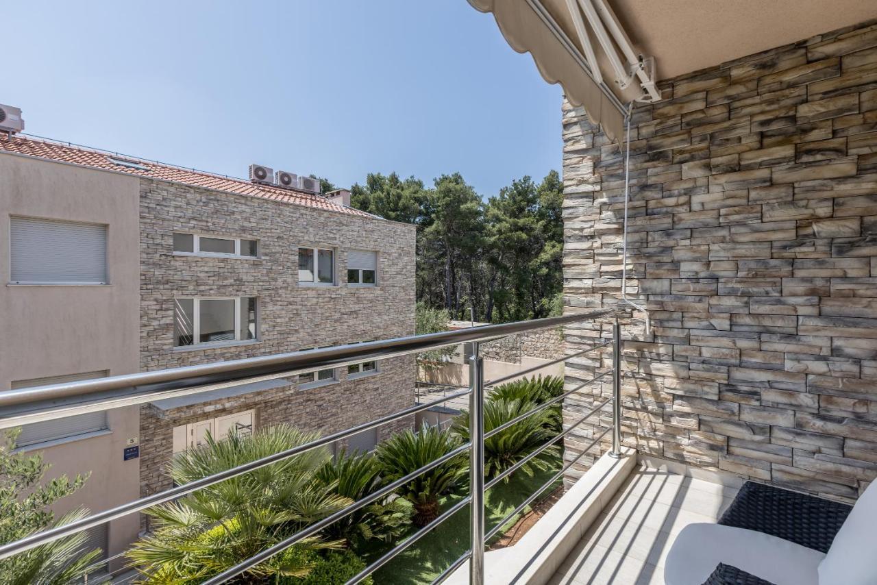 Madrugada Apartments Stari Grad  Buitenkant foto