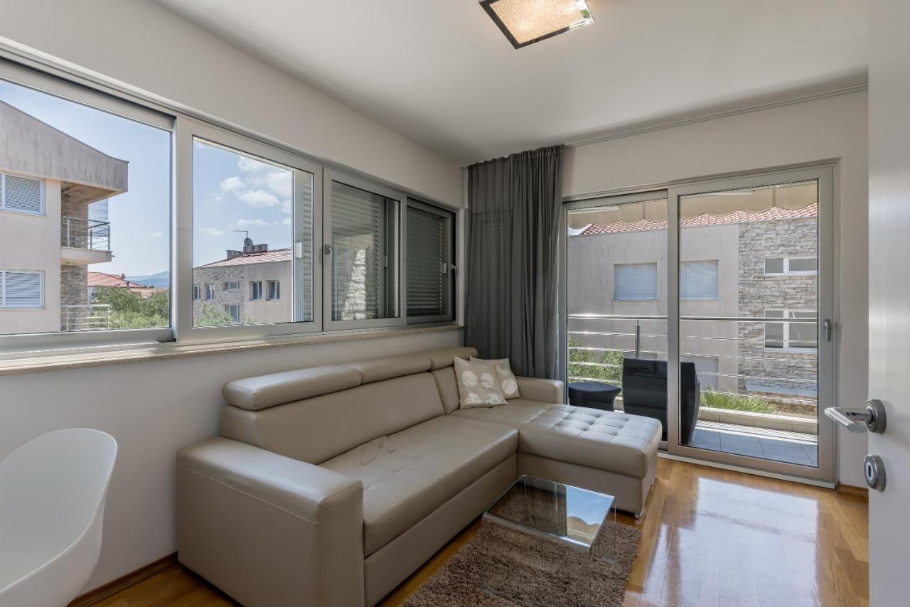 Madrugada Apartments Stari Grad  Buitenkant foto