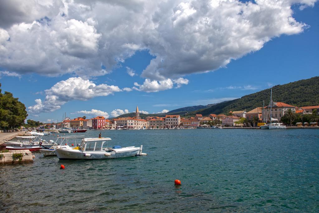 Madrugada Apartments Stari Grad  Buitenkant foto