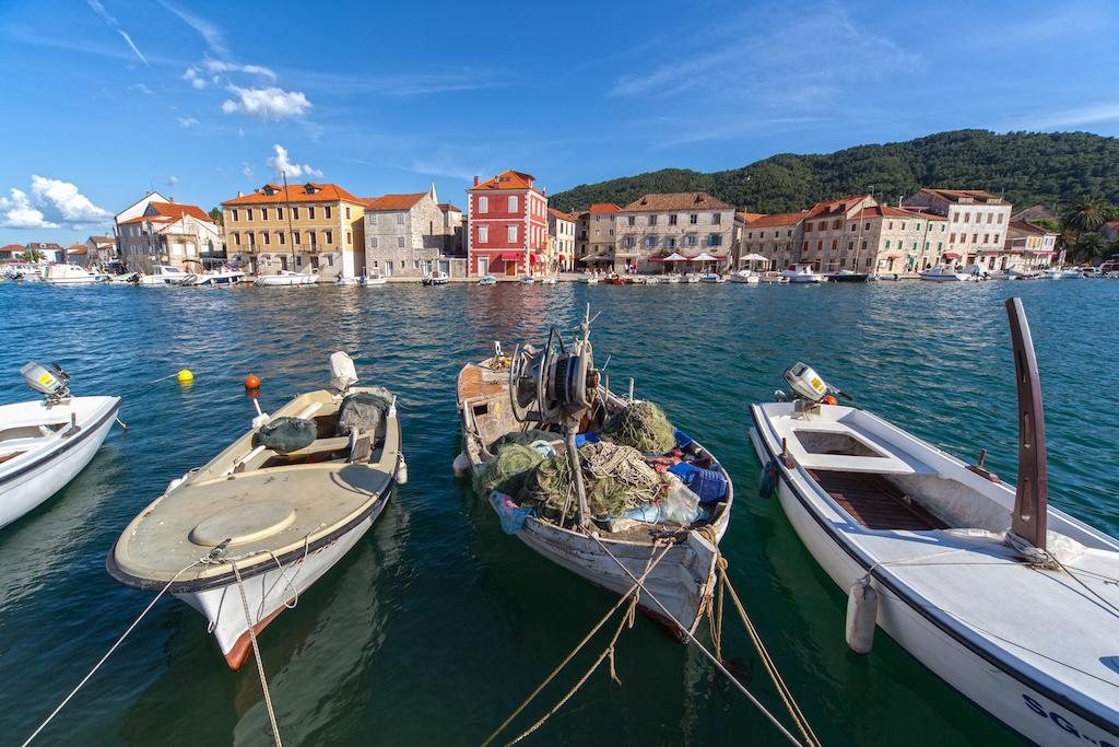 Madrugada Apartments Stari Grad  Buitenkant foto