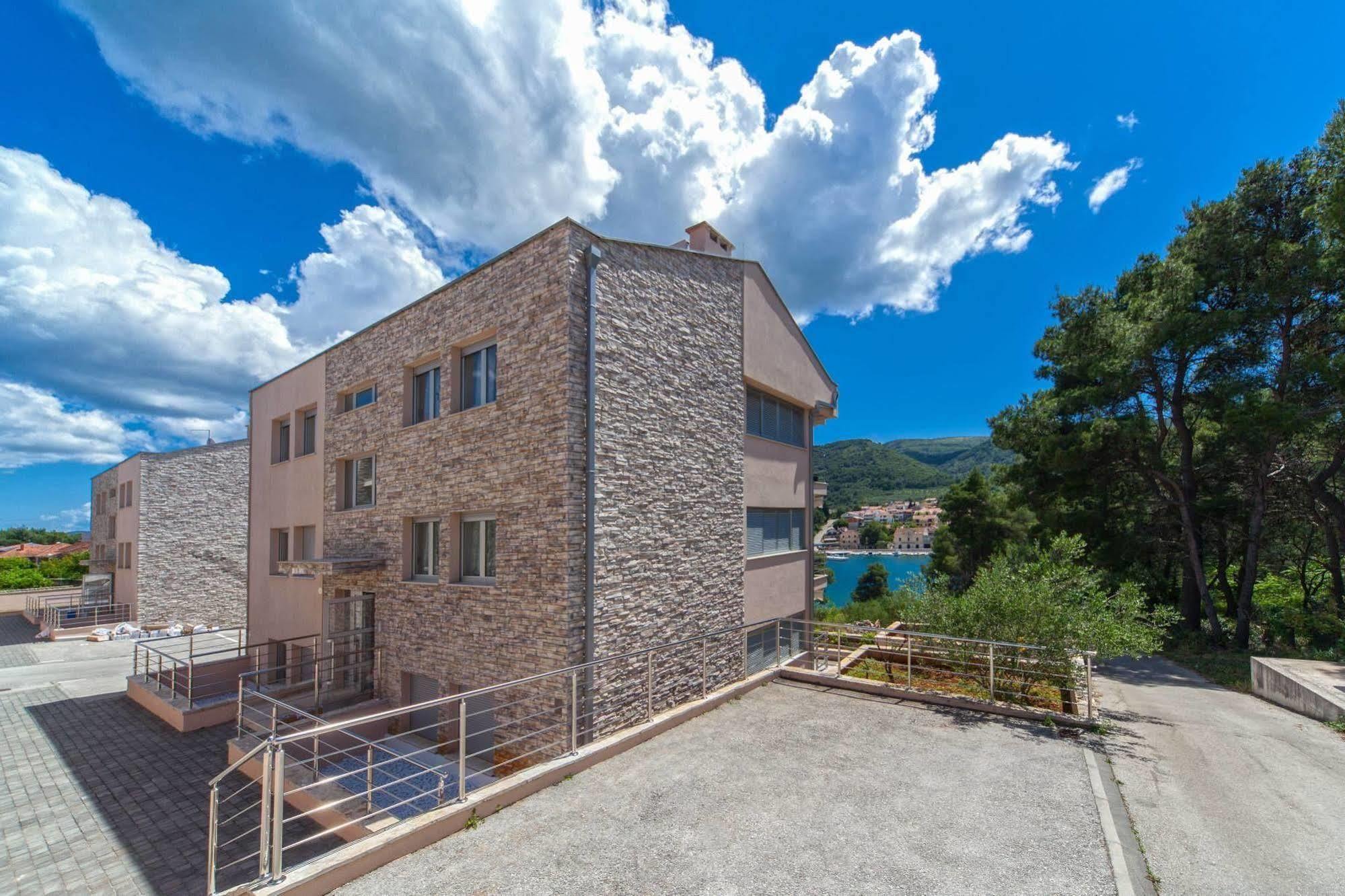 Madrugada Apartments Stari Grad  Buitenkant foto