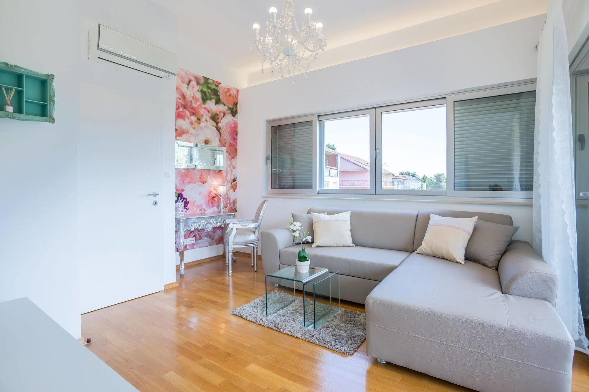 Madrugada Apartments Stari Grad  Buitenkant foto