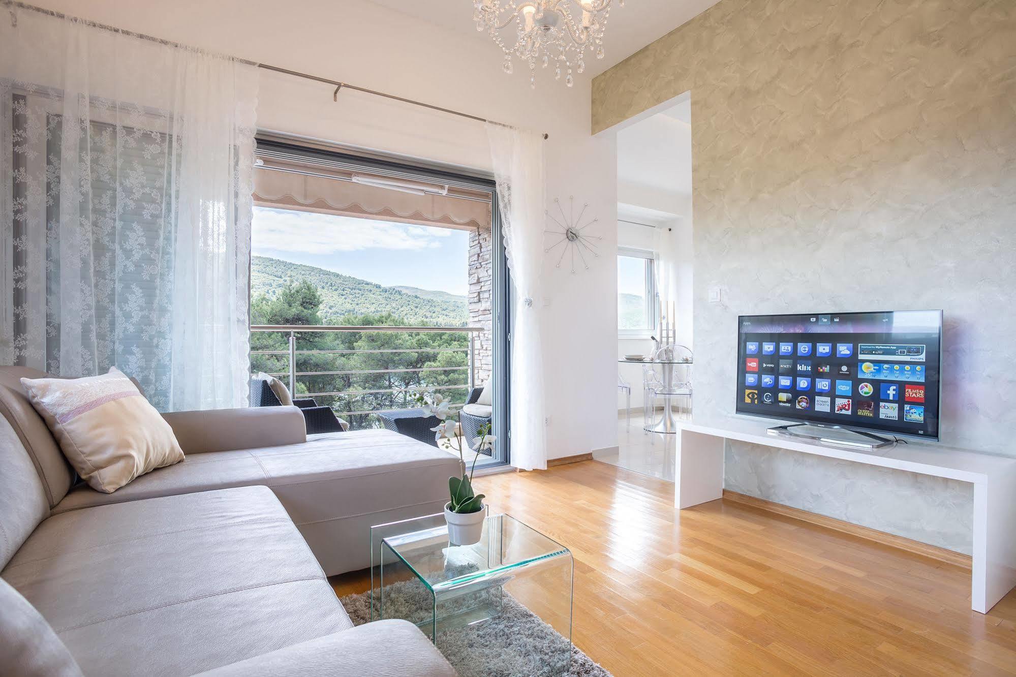 Madrugada Apartments Stari Grad  Buitenkant foto