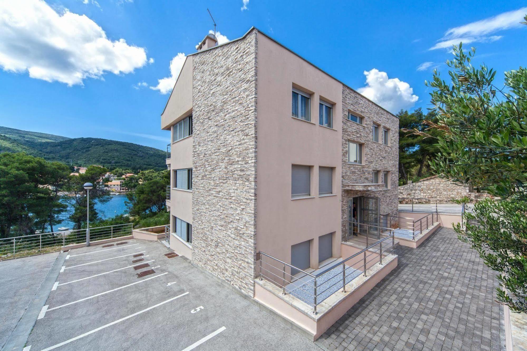 Madrugada Apartments Stari Grad  Buitenkant foto