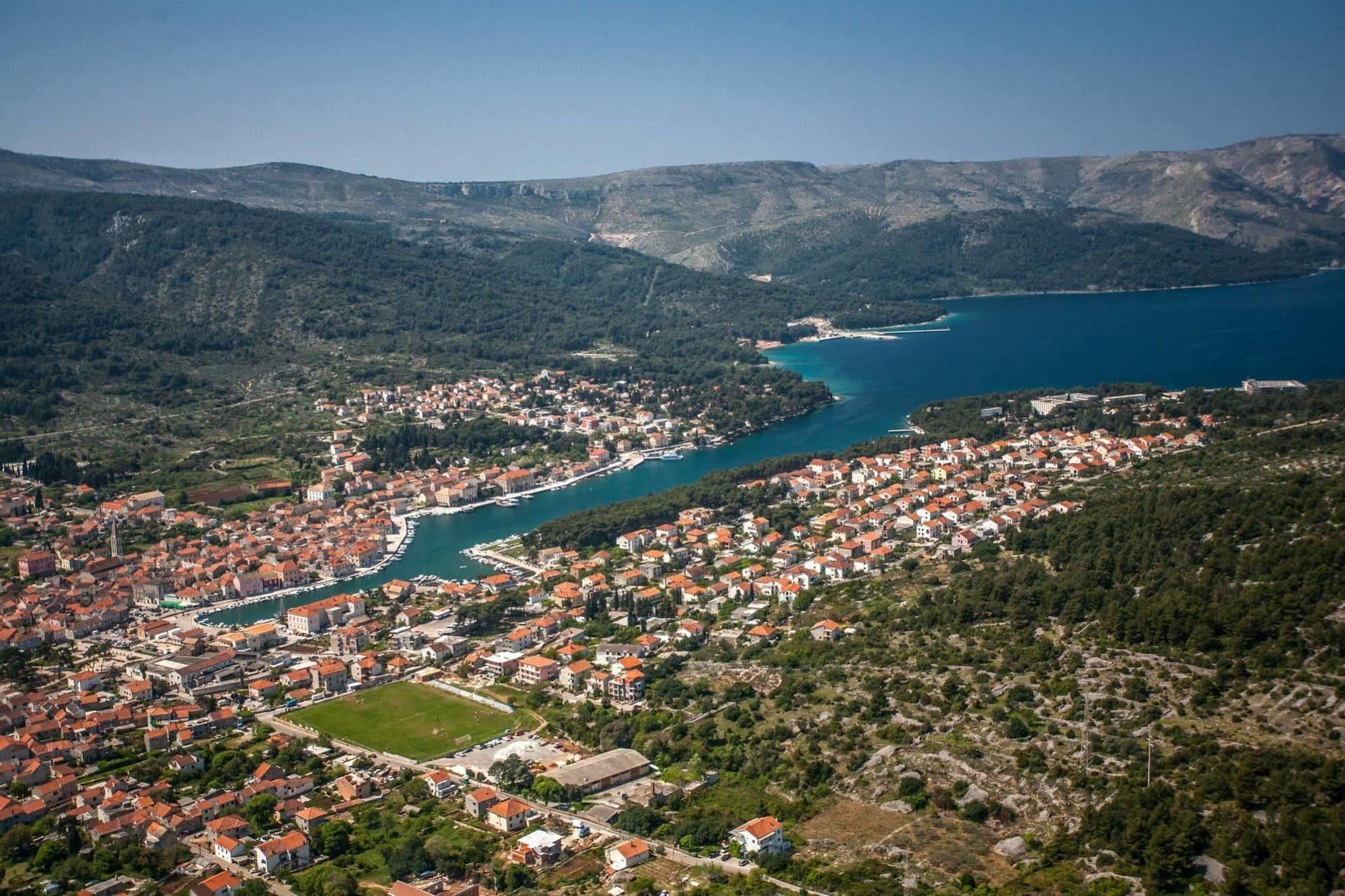 Madrugada Apartments Stari Grad  Buitenkant foto